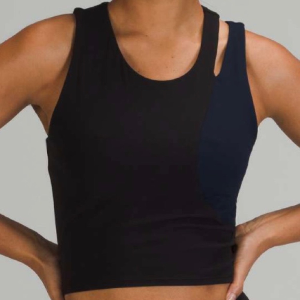 Black Lululemon tank